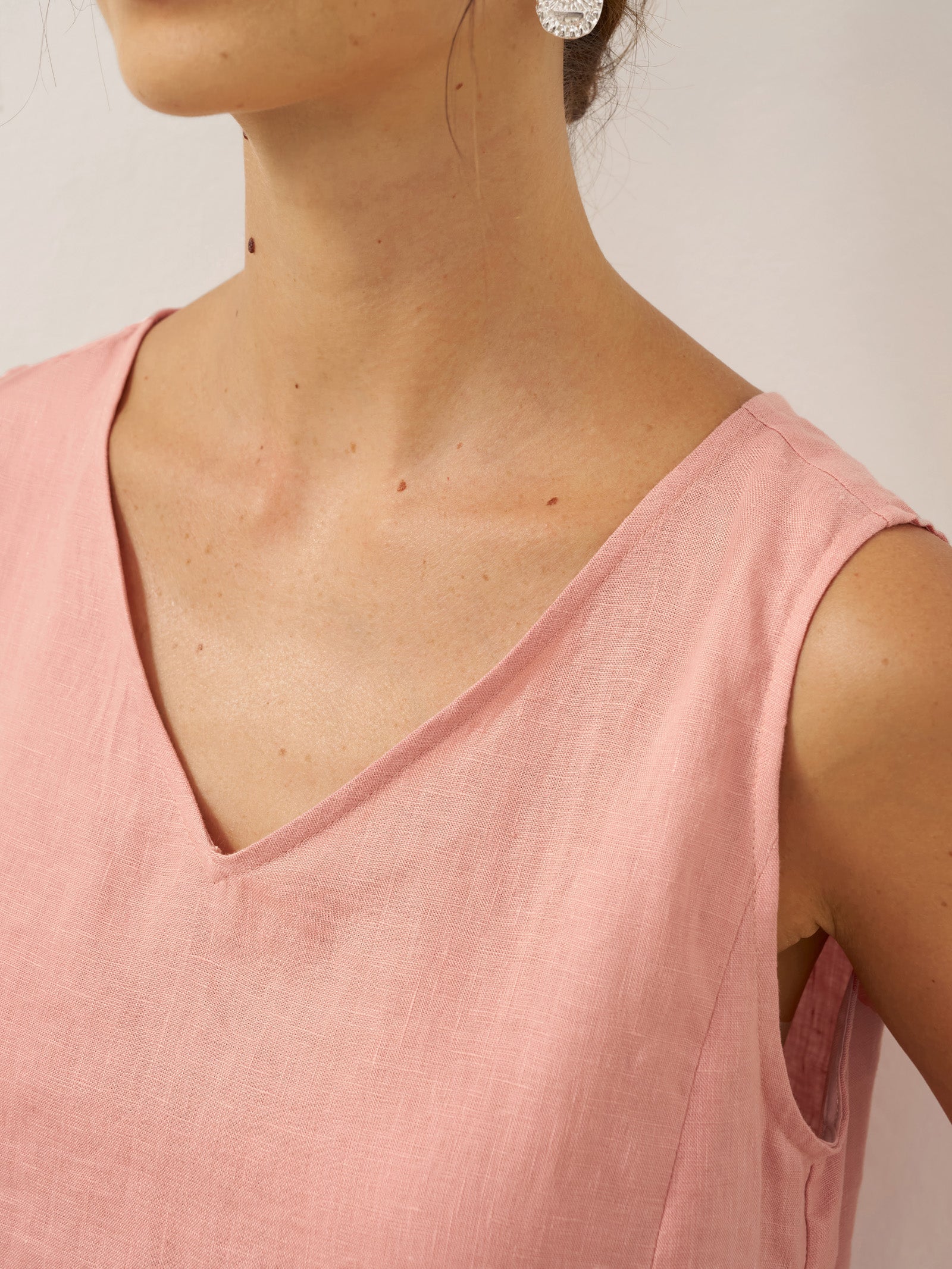 Vestido midi de lino sin mangas con cuello en V para mujer-Midi Dress-Casaluzia
