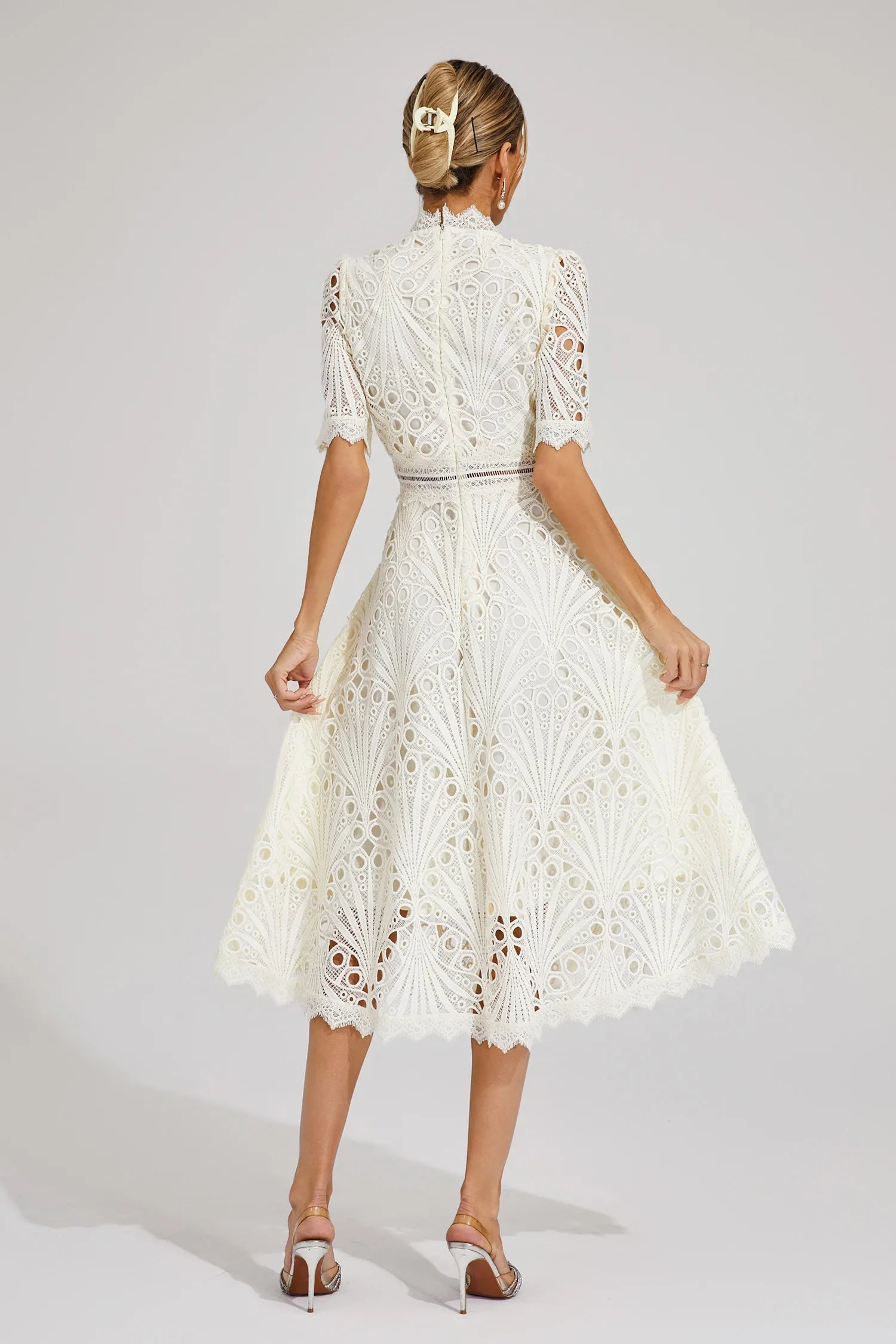 Vestido midi mujer con estructura de encaje y cuello alto-Midi Dress-Casaluzia
