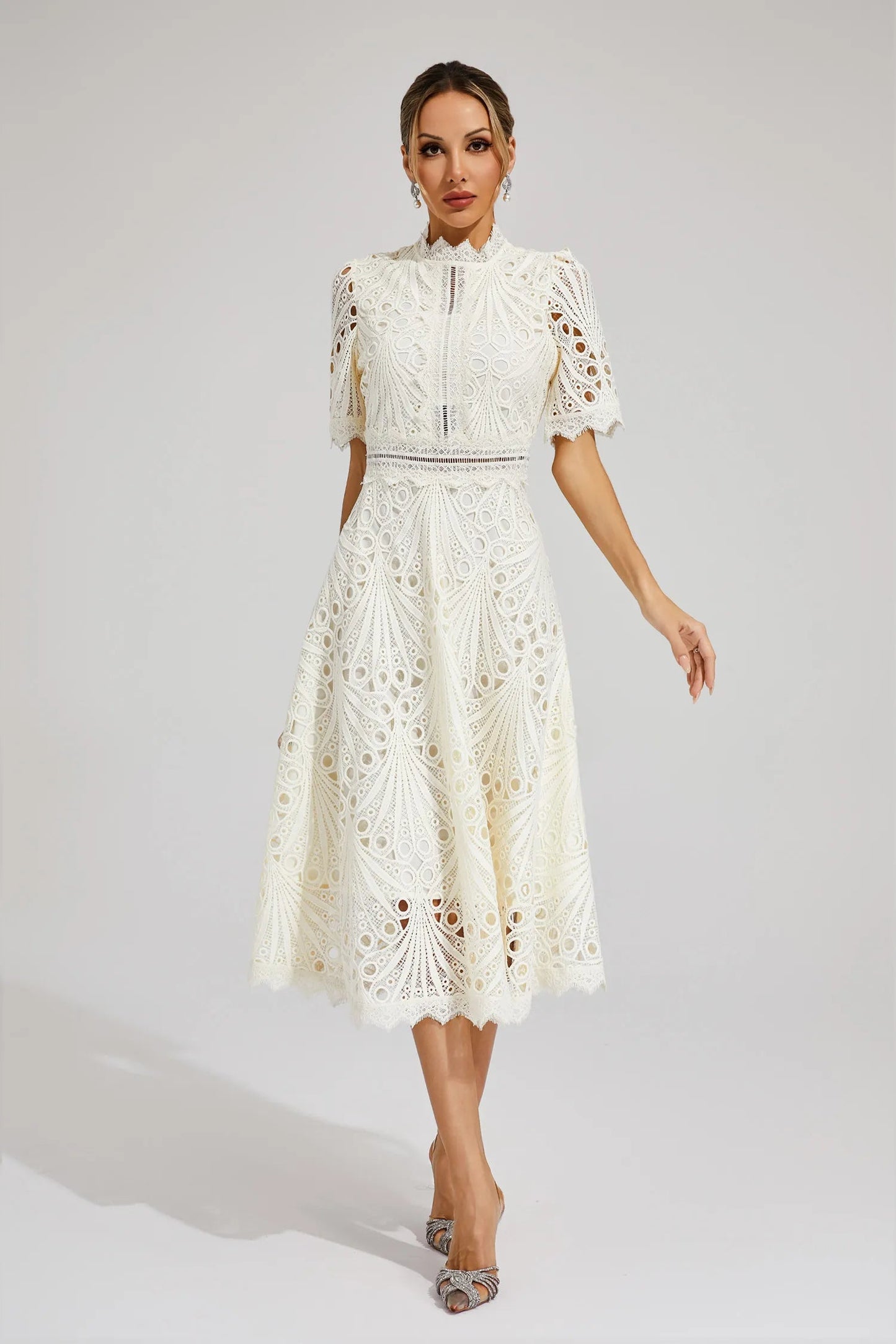 Vestido midi mujer con estructura de encaje y cuello alto-Midi Dress-Casaluzia