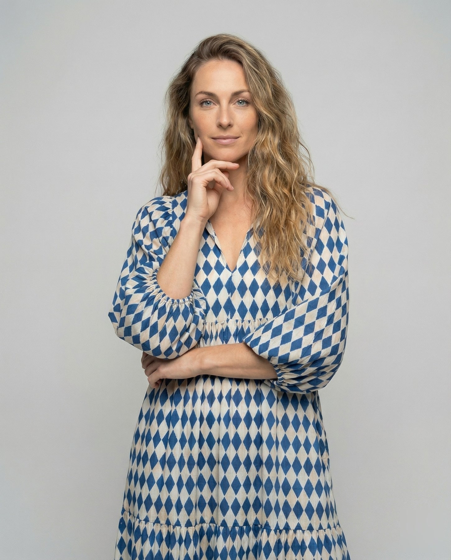 Vestido midi para mujer con escote en V y diseño en capas-Midi Dress-Casaluzia