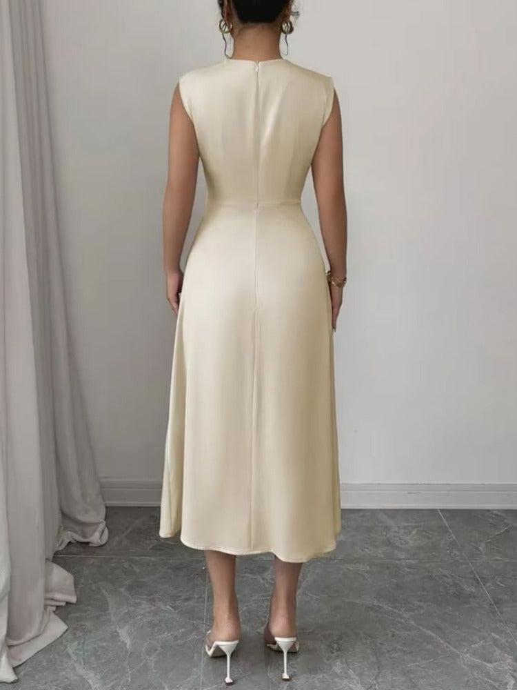 Vestido midi sin mangas con cuello alto y falda acampanada-Midi Dress-Casaluzia