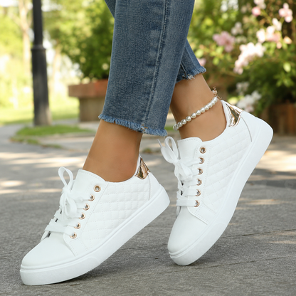 Zapatillas bajas acolchadas para mujer-Footwear for women-Casaluzia