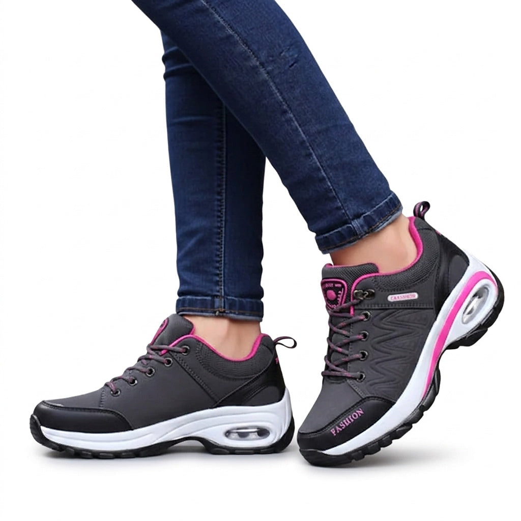 Zapatillas de senderismo para mujer con cordones y suela con relieve-Footwear for women-Casaluzia