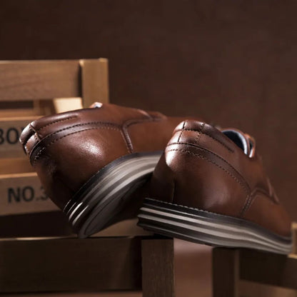 Zapatillas Derby con cordones para hombre con suela en contraste-Footwear for men-Casaluzia