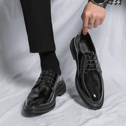 Zapatos de hombre estilo Derby con acabado brillante y suela gruesa-Dress shoes for men-Casaluzia